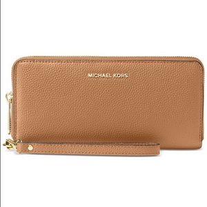 MK Mercer Travel Continental Pebble Leather